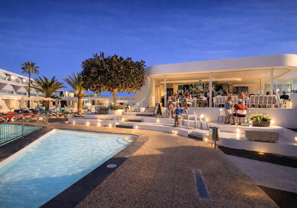 Apartments La Peñita Lanzarote — Restaurant & bars in Puerto del Carmen, Canary Islands