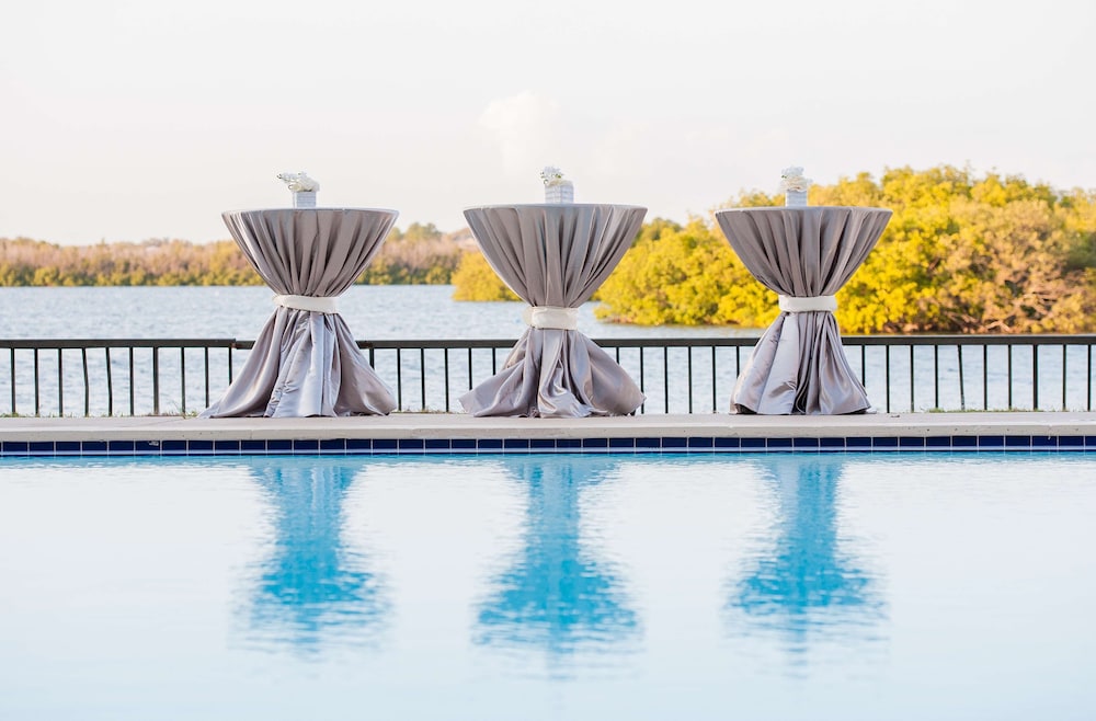 DoubleTree by Hilton Tampa Rocky Point Waterfront — Swimming pool in Tampa, Florida