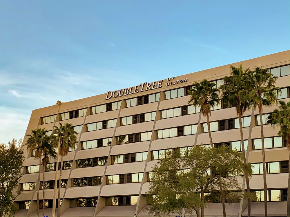 DoubleTree by Hilton Tampa Rocky Point Waterfront — Main photo in Tampa, Florida
