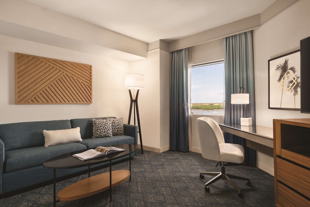 DoubleTree by Hilton Tampa Rocky Point Waterfront — Hotel rooms in Tampa, Florida