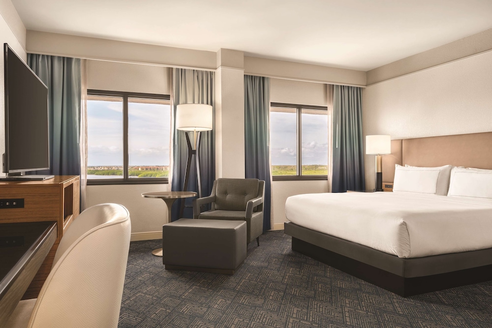 DoubleTree by Hilton Tampa Rocky Point Waterfront — Hotel rooms in Tampa, Florida