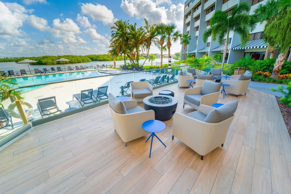 DoubleTree by Hilton Tampa Rocky Point Waterfront — Swimming pool in Tampa, Florida