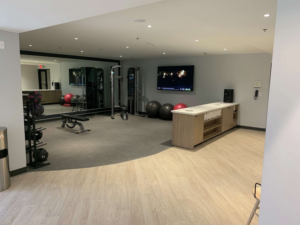 DoubleTree by Hilton Tampa Rocky Point Waterfront — Sports & recreation in Tampa, Florida