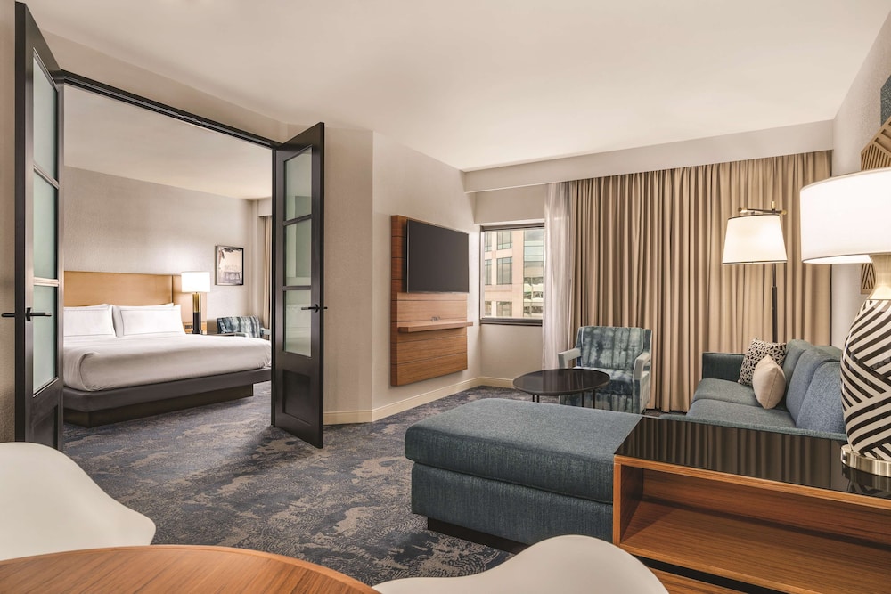 DoubleTree by Hilton Tampa Rocky Point Waterfront — Hotel rooms in Tampa, Florida