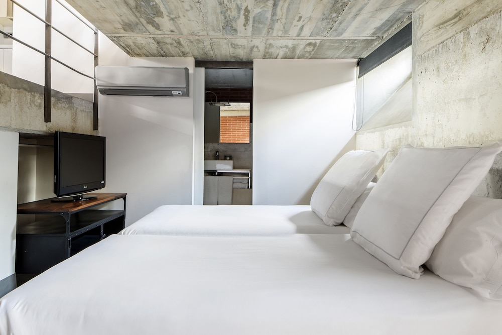 Aparthotel República — Hotel rooms in Barcelona, Catalonia