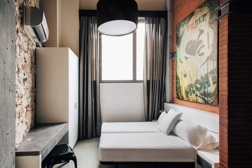 Aparthotel República — Hotel rooms in Barcelona, Catalonia