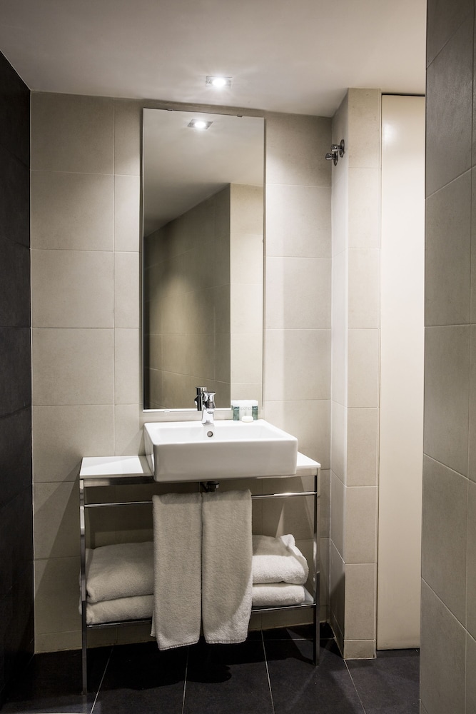 Aparthotel República — Hotel rooms in Barcelona, Catalonia