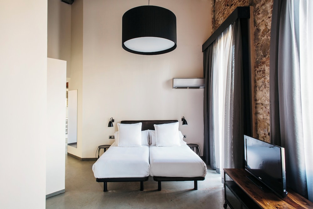 Aparthotel República — Hotel rooms in Barcelona, Catalonia