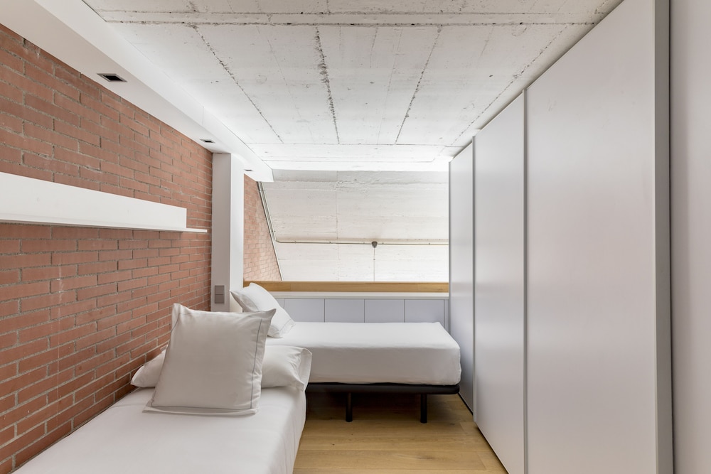Aparthotel República — Hotel rooms in Barcelona, Catalonia