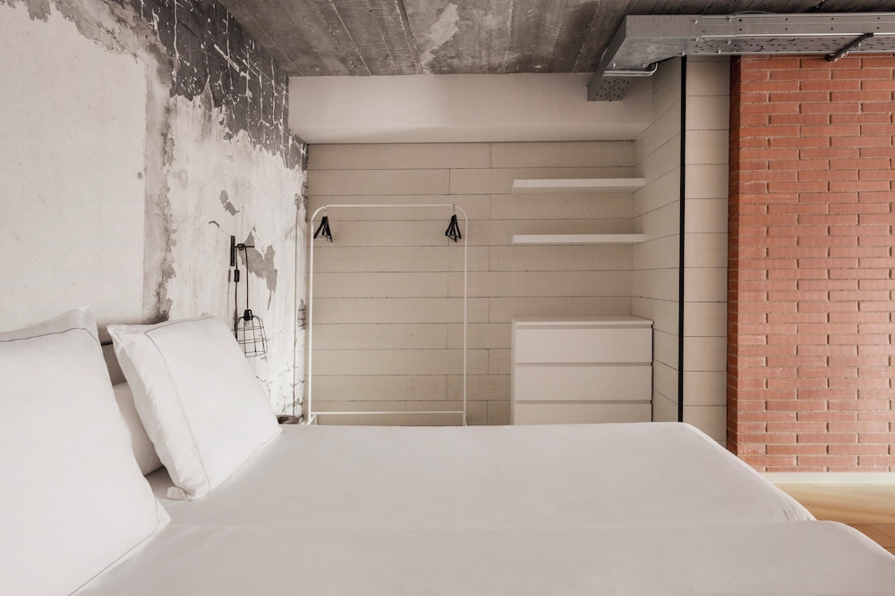 Aparthotel República — Hotel rooms in Barcelona, Catalonia