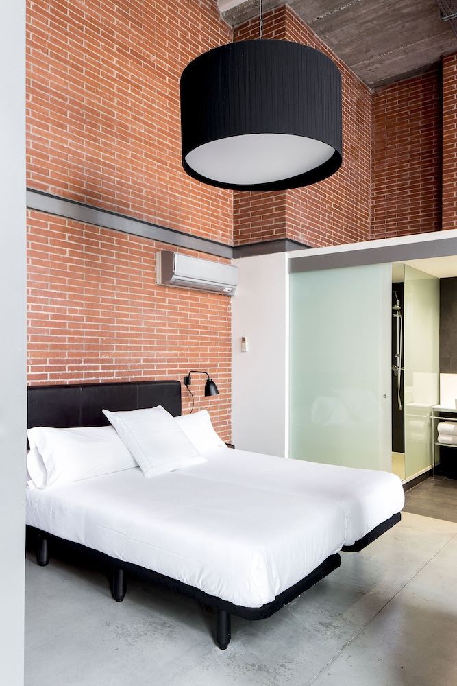 Aparthotel República — Hotel rooms in Barcelona, Catalonia