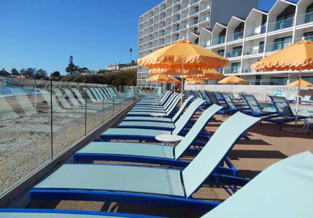 Dream Inn Santa Cruz — Swimming pool in Santa Cruz, California