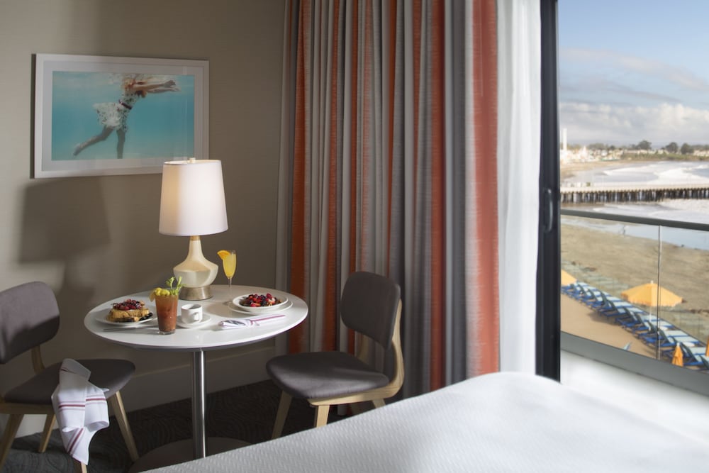 Dream Inn Santa Cruz — Hotel rooms in Santa Cruz, California