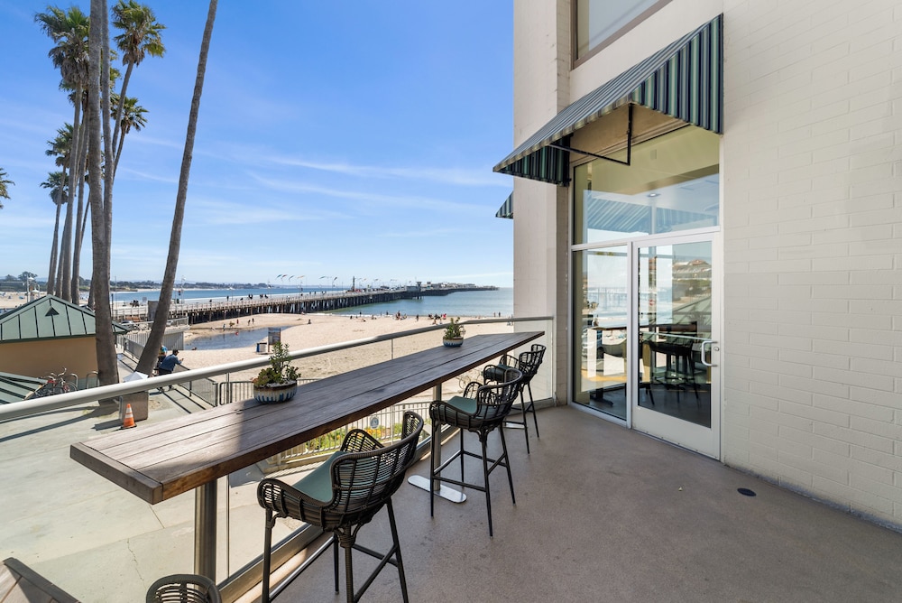 Dream Inn Santa Cruz — Hotel rooms in Santa Cruz, California