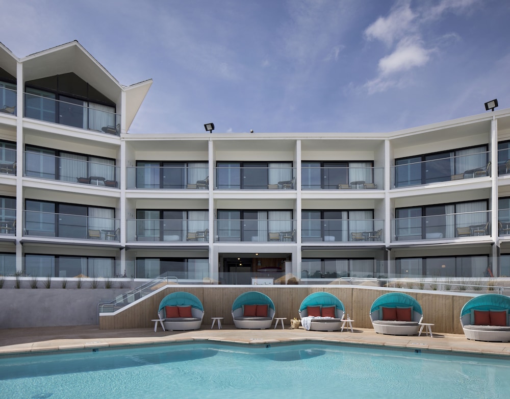 Dream Inn Santa Cruz — Hotel building in Santa Cruz, California