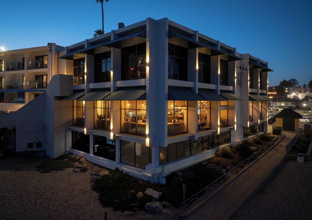 Dream Inn Santa Cruz — Hotel building in Santa Cruz, California