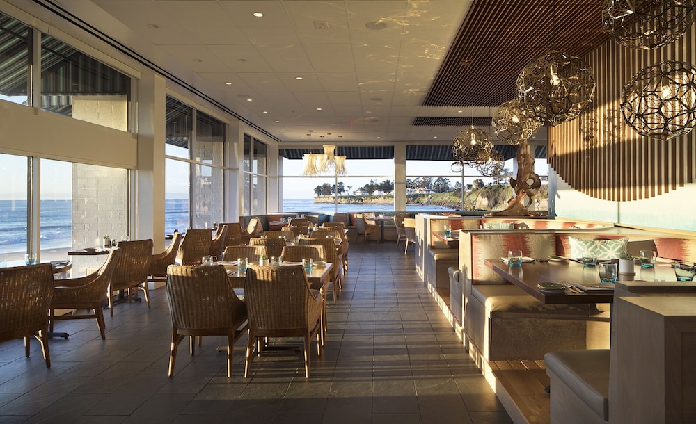 Dream Inn Santa Cruz — Restaurant & bars in Santa Cruz, California