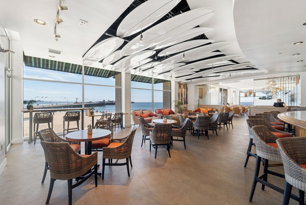 Dream Inn Santa Cruz — Restaurant & bars in Santa Cruz, California