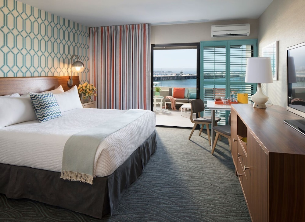 Dream Inn Santa Cruz — Hotel rooms in Santa Cruz, California