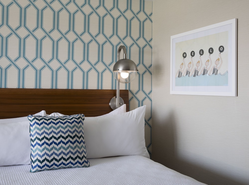 Dream Inn Santa Cruz — Hotel rooms in Santa Cruz, California
