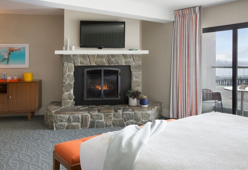 Dream Inn Santa Cruz — Hotel rooms in Santa Cruz, California