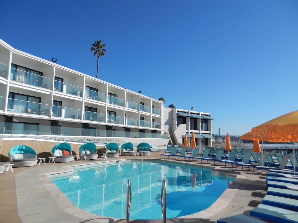 Dream Inn Santa Cruz — Swimming pool in Santa Cruz, California