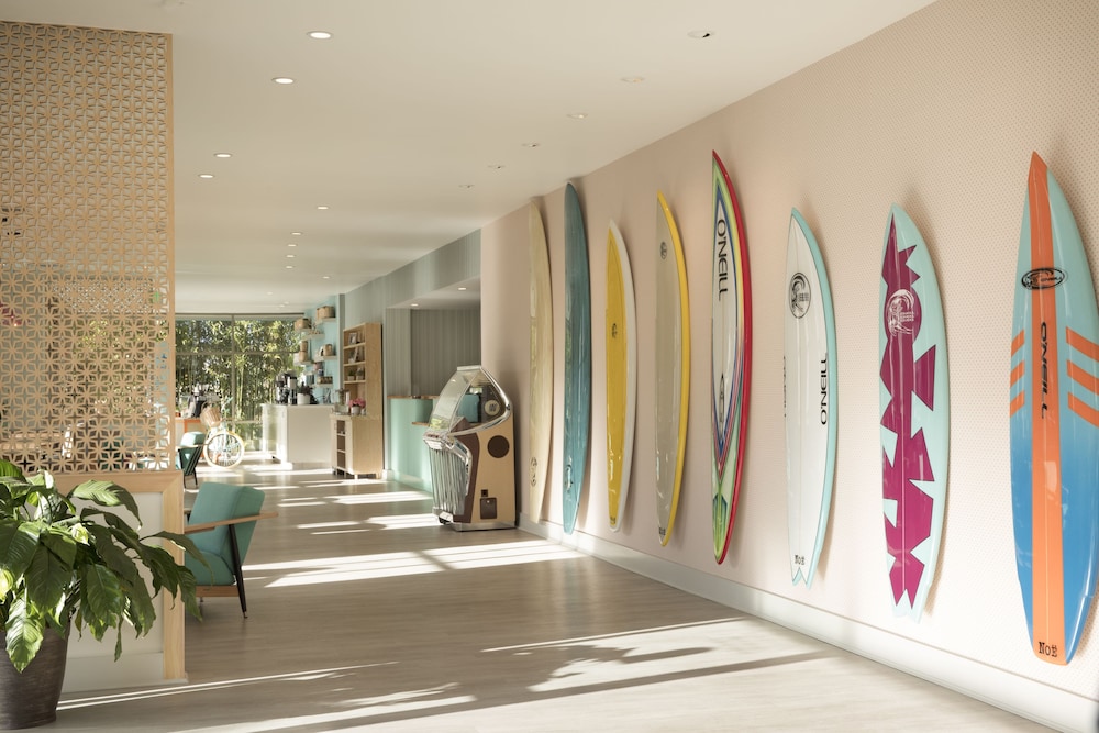 Dream Inn Santa Cruz — Hotel building in Santa Cruz, California