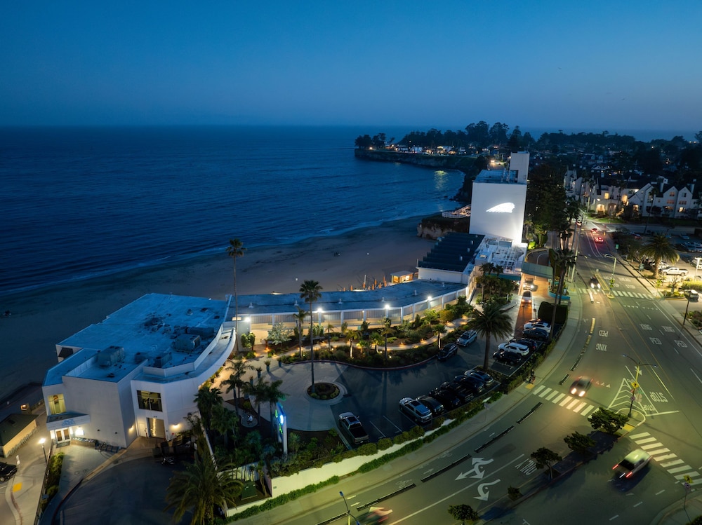 Dream Inn Santa Cruz — Hotel building in Santa Cruz, California
