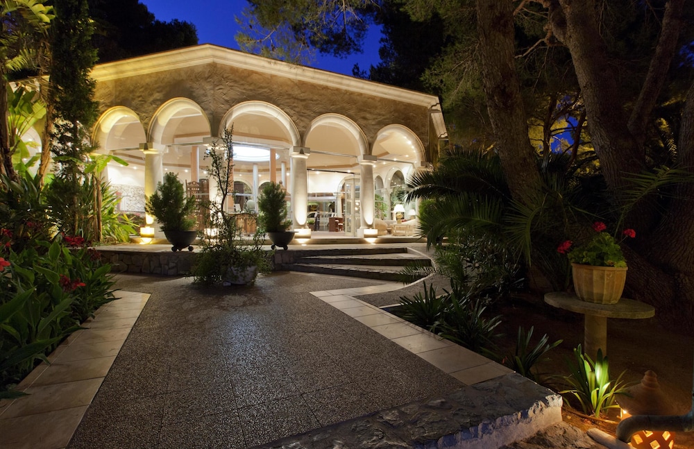 Lago Garden Hotel & Spa — Hotel building in Cala Ratjada, Balearic Islands