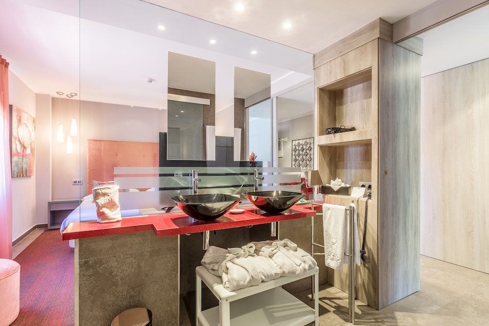 Lago Garden Hotel & Spa — Hotel rooms in Cala Ratjada, Balearic Islands