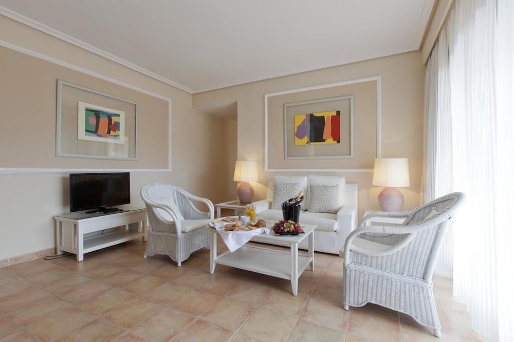 Lago Garden Hotel & Spa — Hotel rooms in Cala Ratjada, Balearic Islands