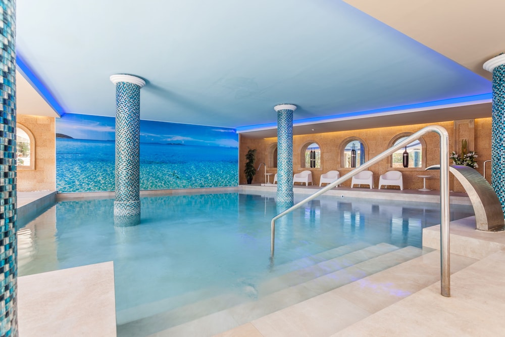 Lago Garden Hotel & Spa — Swimming pool in Cala Ratjada, Balearic Islands