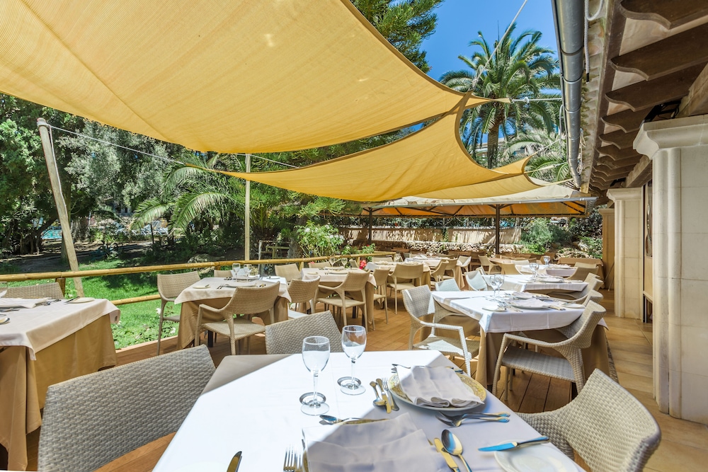 Lago Garden Hotel & Spa — Restaurant & bars in Cala Ratjada, Balearic Islands