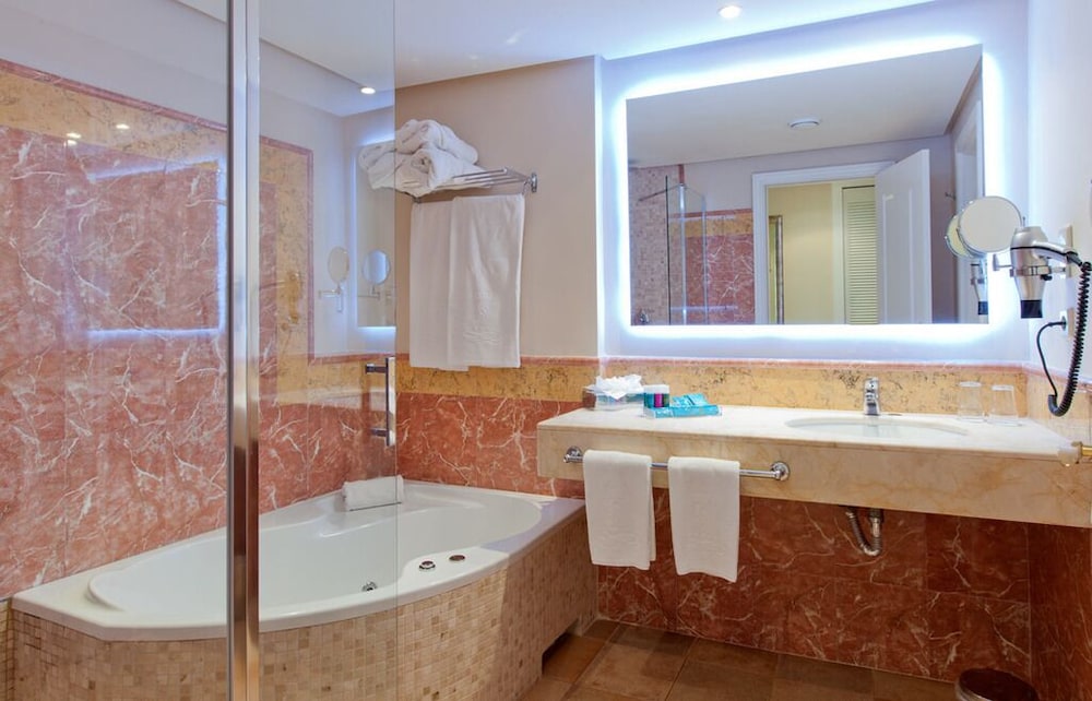 Lago Garden Hotel & Spa — Hotel rooms in Cala Ratjada, Balearic Islands