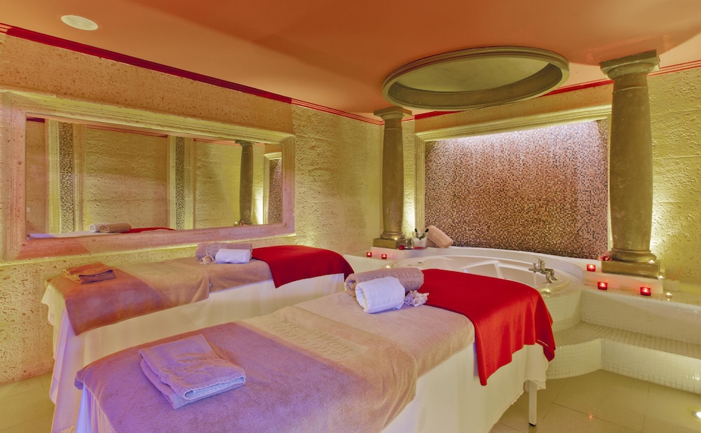 Lago Garden Hotel & Spa — Hotel rooms in Cala Ratjada, Balearic Islands
