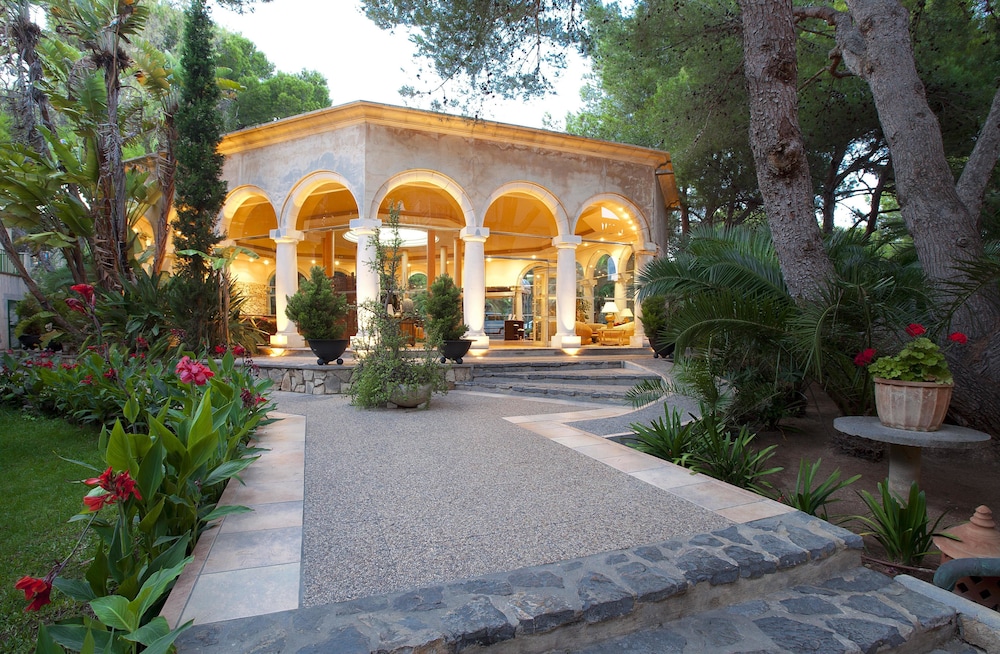 Lago Garden Hotel & Spa — Hotel building in Cala Ratjada, Balearic Islands