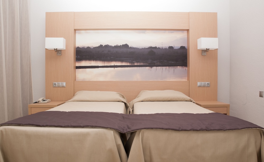 Eix Lagotel Holiday Resort — Hotel rooms in Playa de Muro, Balearic Islands
