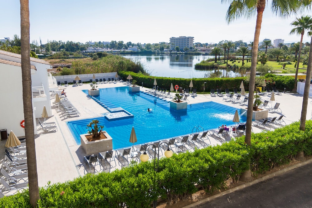 Eix Lagotel Holiday Resort — Swimming pool in Playa de Muro, Balearic Islands