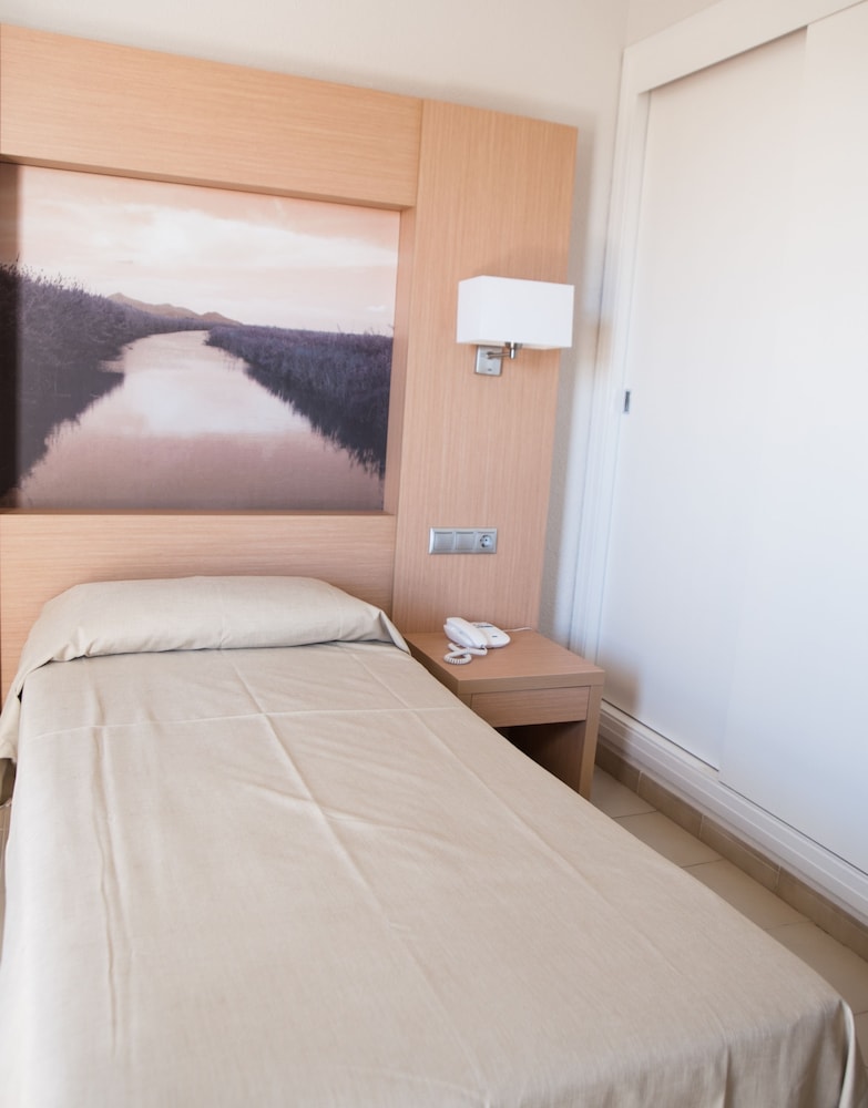 Eix Lagotel Holiday Resort — Hotel rooms in Playa de Muro, Balearic Islands