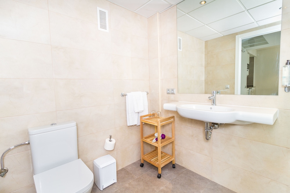 Eix Lagotel Holiday Resort — Hotel rooms in Playa de Muro, Balearic Islands