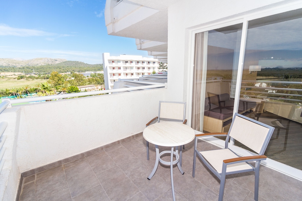 Eix Lagotel Holiday Resort — Hotel rooms in Playa de Muro, Balearic Islands