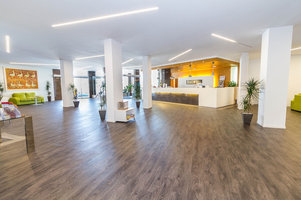 Eix Lagotel Holiday Resort — Hotel building in Playa de Muro, Balearic Islands