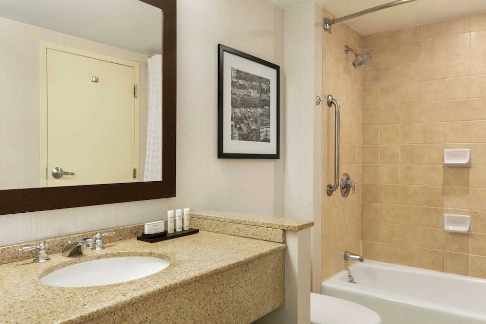 Embassy Suites Boston Logan Airport — Hotel rooms in Boston, Massachusetts
