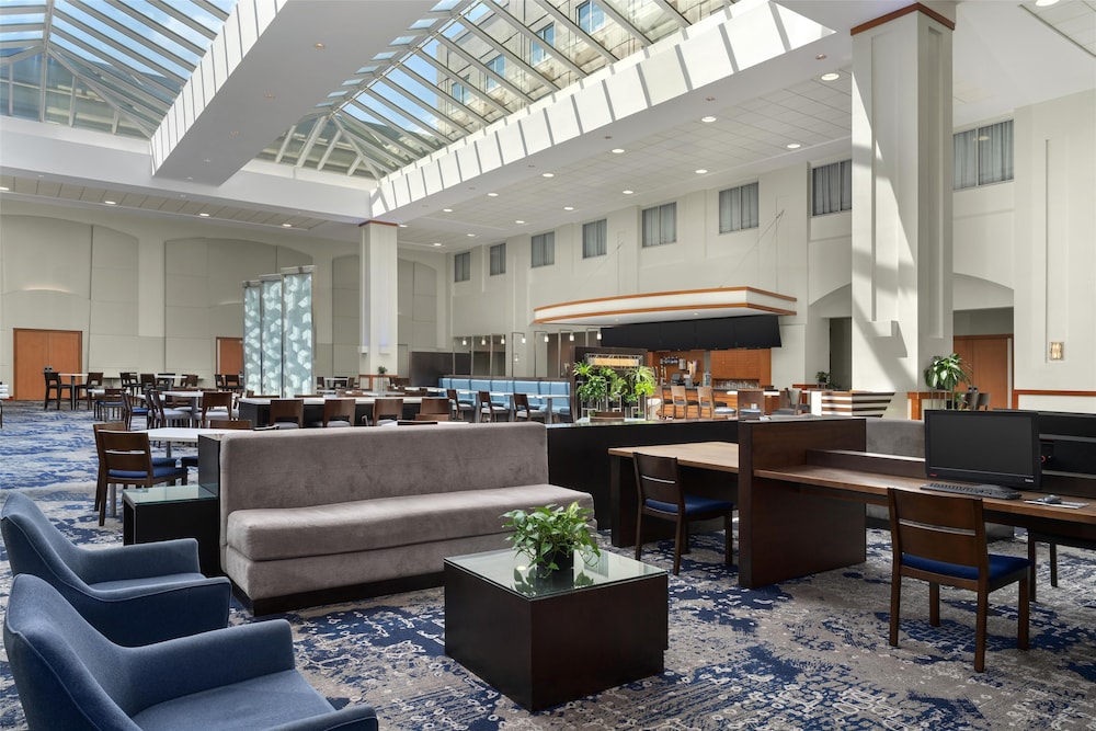 Embassy Suites Boston Logan Airport — Restaurant & bars in Boston, Massachusetts