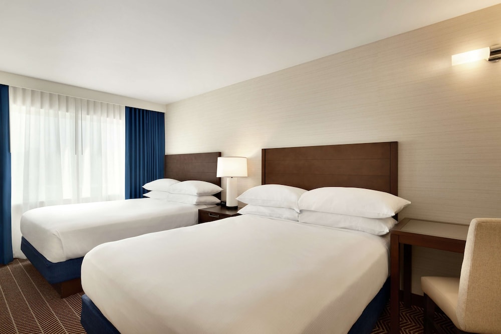 Embassy Suites Boston Logan Airport — Hotel rooms in Boston, Massachusetts