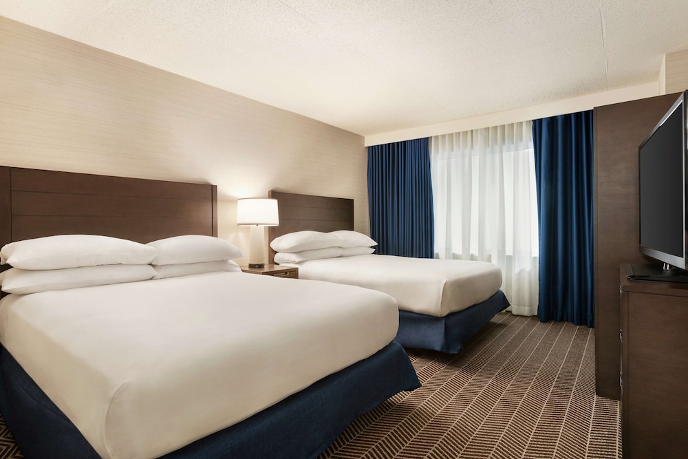 Embassy Suites Boston Logan Airport — Hotel rooms in Boston, Massachusetts