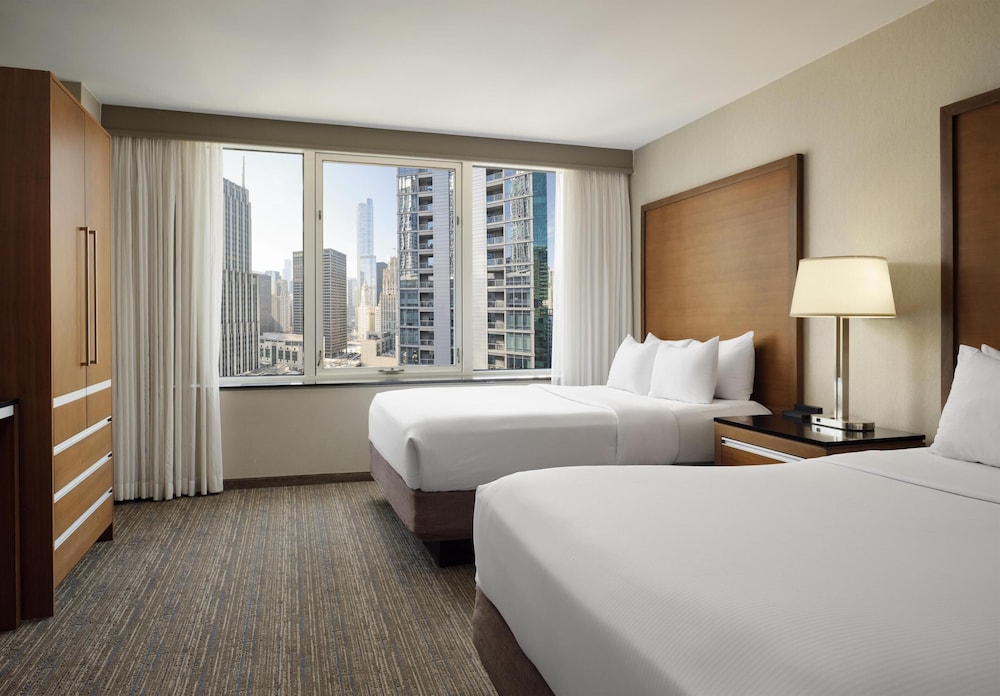 Embassy Suites by Hilton Chicago Downtown Magnificent Mile — Hotel rooms in Chicago, Illinois