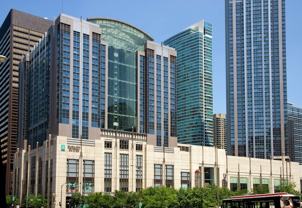 Embassy Suites by Hilton Chicago Downtown Magnificent Mile — Main photo in Chicago, Illinois