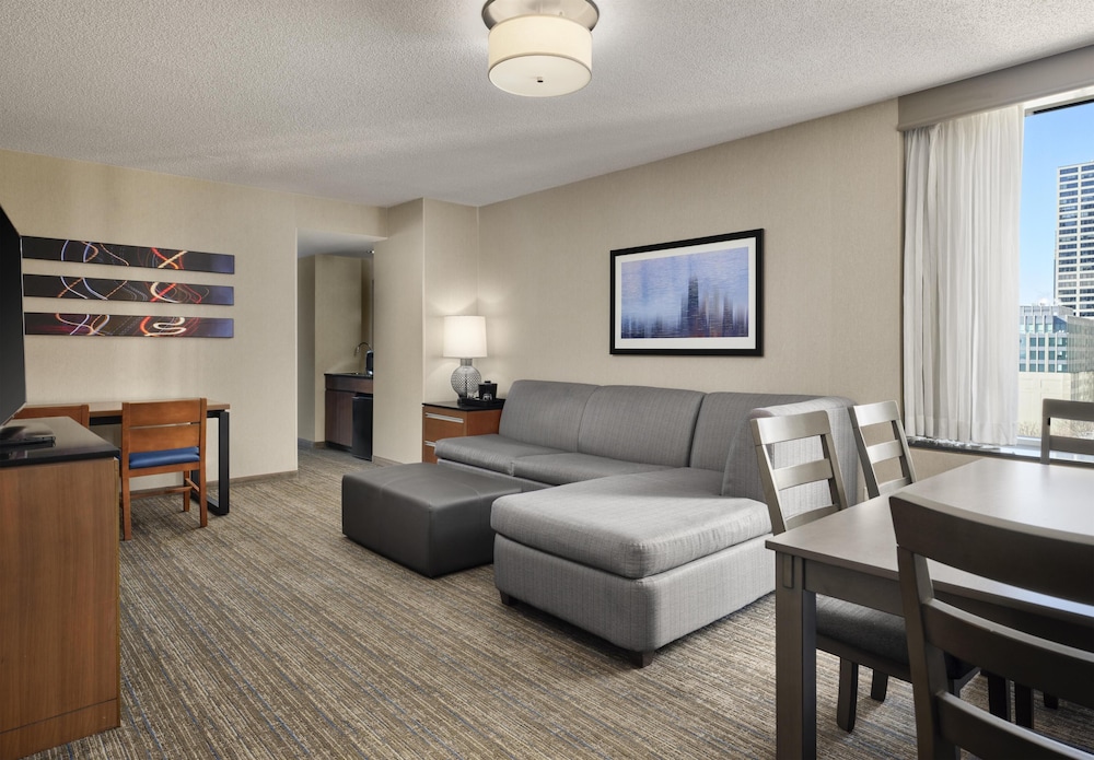 Embassy Suites by Hilton Chicago Downtown Magnificent Mile — Hotel rooms in Chicago, Illinois