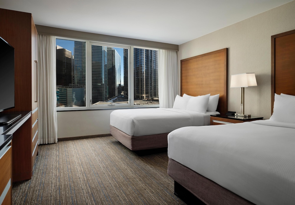 Embassy Suites by Hilton Chicago Downtown Magnificent Mile — Hotel rooms in Chicago, Illinois